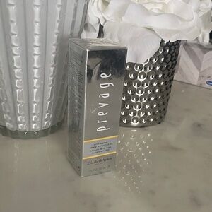 Elizabeth Arden Prevage anti-aging daily serum 2.0